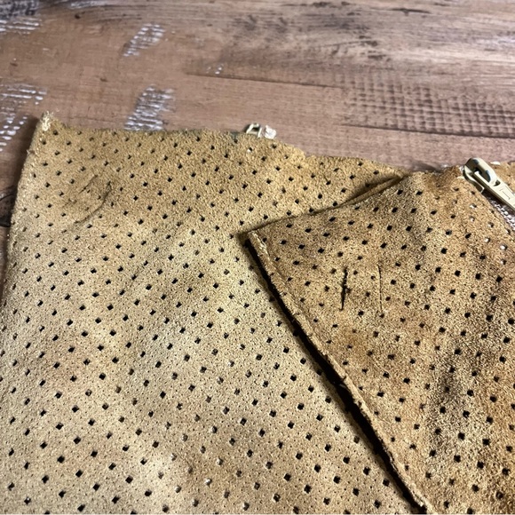 Rebels 7 women’s Boots Perforated Suede Leather Camel Square Toe Heels Wood - Picture 6 of 10